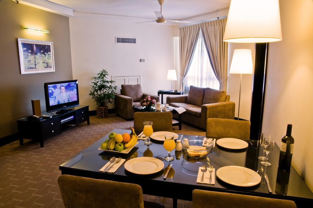 Hotel Oakwood & 4*